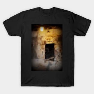 Battery Mishler lantern well T-Shirt